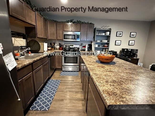 7922 210th St W in Lakeville, MN - Building Photo - Building Photo