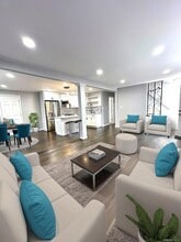 1093 Ditmas Ave in Uniondale, NY - Building Photo - Building Photo