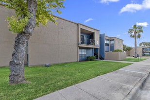 Oso Bay Apartments in Corpus Christi, TX - Building Photo - Building Photo