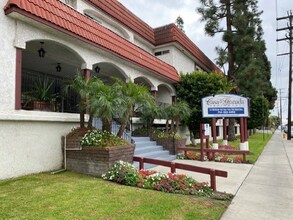 Casa De Granada in Buena Park, CA - Building Photo - Building Photo