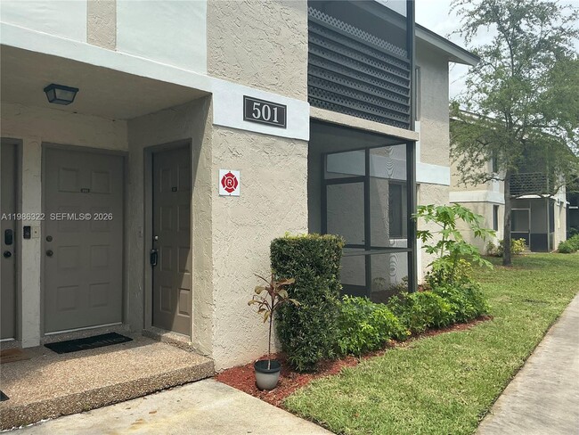 501 Gardens Dr in Pompano Beach, FL - Building Photo - Building Photo