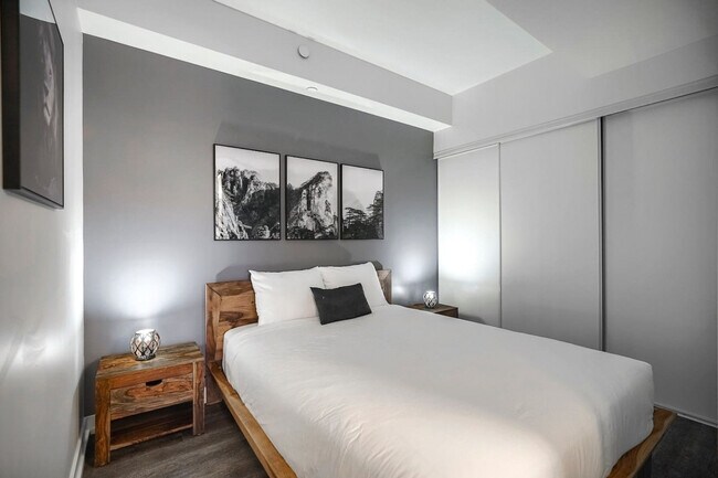 7 Grosvenor St in Toronto, ON - Building Photo - Building Photo