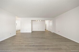 3206 Shenandoah Dr in Royal Oak, MI - Building Photo - Building Photo