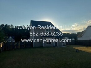 195 Cape Fear Rd in Raeford, NC - Building Photo - Building Photo