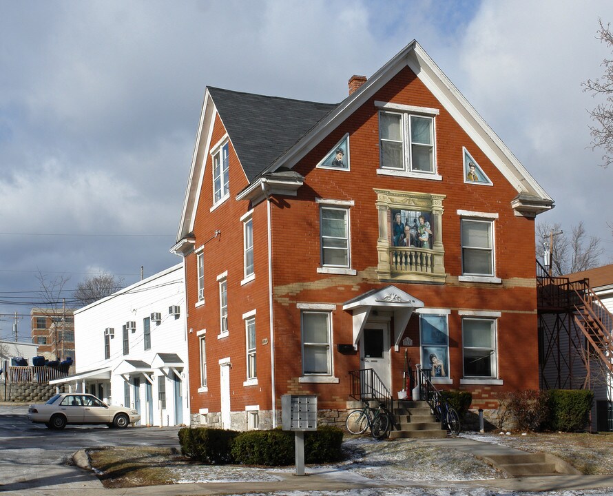629 W College Ave in State College, PA - Building Photo