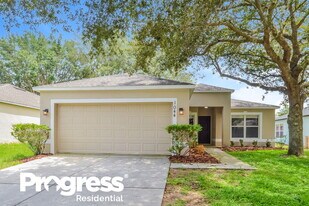 1044 Remington Ave in Eustis, FL - Building Photo