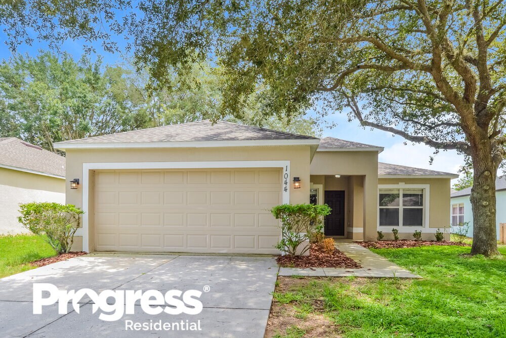 1044 Remington Ave in Eustis, FL - Building Photo