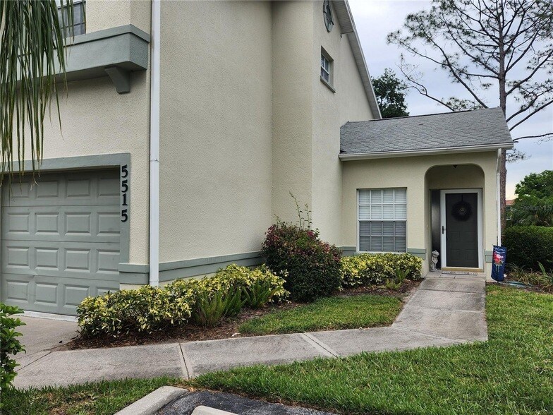 5515 Fair Oaks St in Bradenton, FL - Foto de edificio