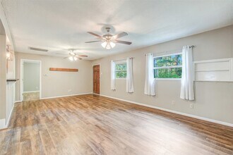 27011 Azalea Ct in Magnolia, TX - Building Photo - Building Photo