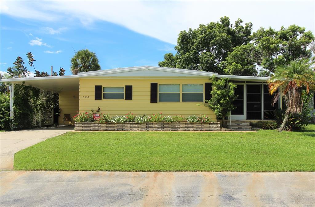 5859 Danbury Ln in Sarasota, FL - Building Photo