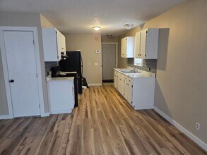 720 Fraser St in Saginaw, MI - Foto de edificio - Building Photo