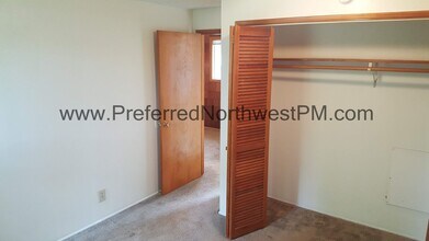 2233 Monterey Ln in Eugene, OR - Building Photo - Building Photo