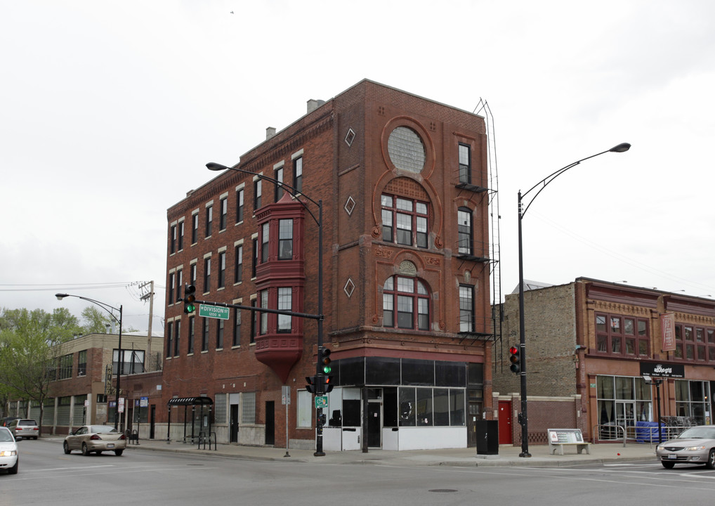 2001 W Division St in Chicago, IL - Foto de edificio