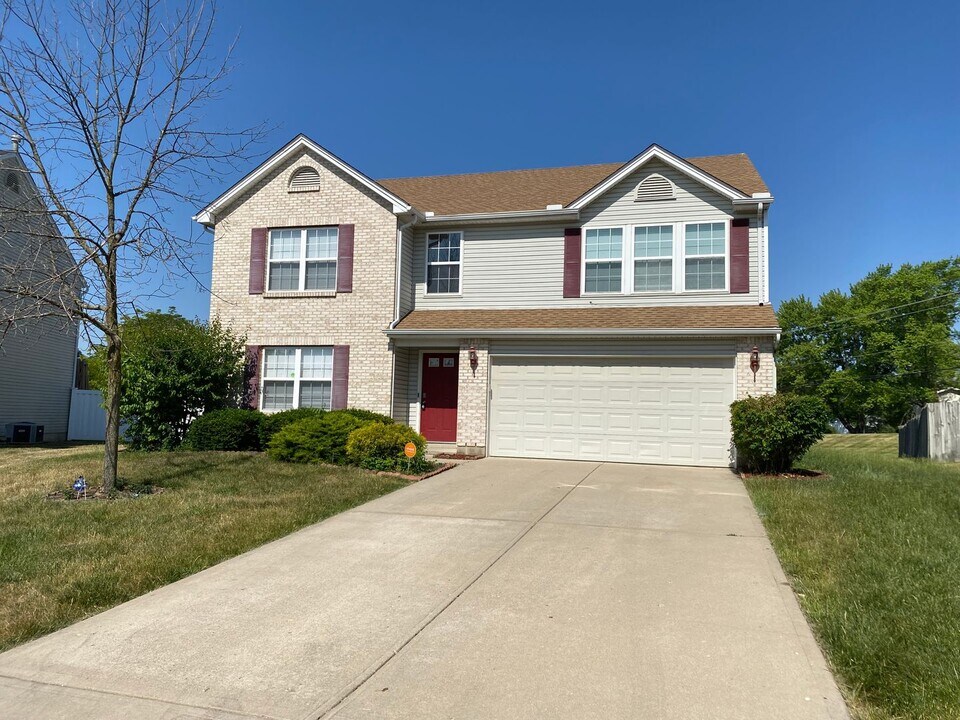 4221 Dobbin Cir in Dayton, OH - Building Photo