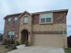 828 Woodmark Dr in Crowley, TX - Building Photo