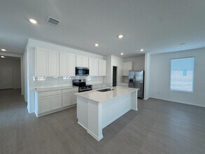 203 Heritage Grv in Bertram, TX - Building Photo - Building Photo