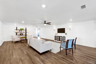 3869 James Stovall St in Bellview, FL - Building Photo - Building Photo