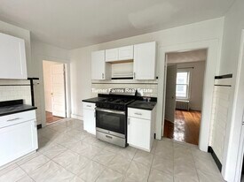95 Beacon St, Unit 2 in Somerville, MA - Building Photo