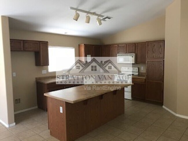 17739 W Redfield Rd in Surprise, AZ - Building Photo - Building Photo