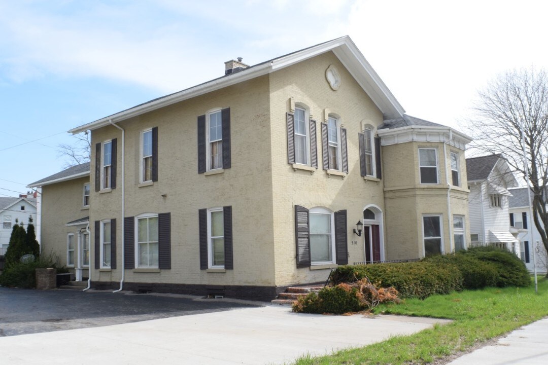 510 W Michigan Ave in Jackson, MI - Foto de edificio