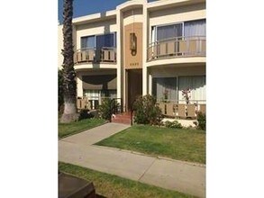 5620 Woodman Ave in Van Nuys, CA - Building Photo - Building Photo