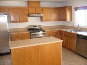 4716 Hickok Point in San Diego, CA - Building Photo - Building Photo