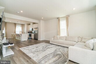 336 Pemberton Park Ln, Unit 624 in Frederick, MD - Building Photo - Building Photo