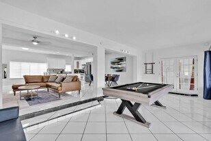 1712 NE 18th Ave in Fort Lauderdale, FL - Building Photo