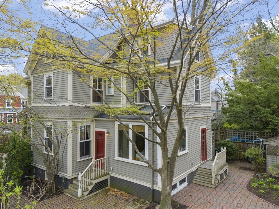 14 Linnaean St in Cambridge, MA - Foto de edificio