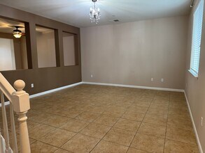 3009 Monument Dr in Roseville, CA - Building Photo - Building Photo