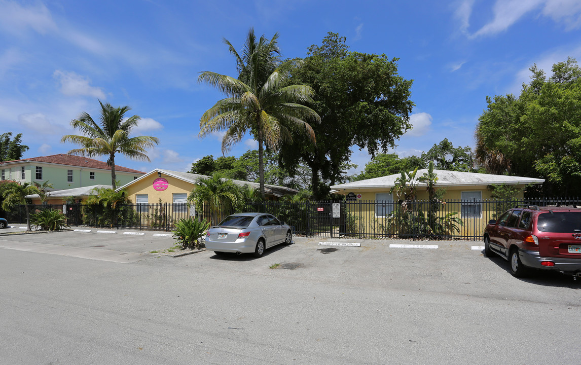 The Hemingway at Middle River Terrace in Fort Lauderdale, FL - Building Photo