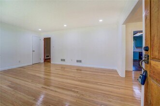 1288 Elva Dr SW in Atlanta, GA - Building Photo - Building Photo