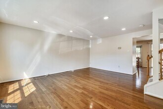 3032 Braxton Wood Ct in Fairfax, VA - Foto de edificio - Building Photo