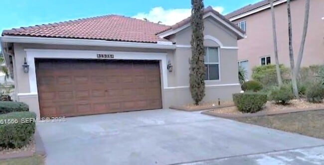 property at 1538 Winterberry Ln