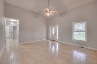 5020 Old Salem Rd, Unit A in Rockvale, TN - Foto de edificio - Building Photo