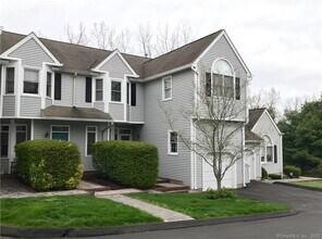75 Katherine Ct in Shelton, CT - Building Photo - Building Photo