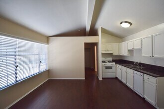 5744 Colfax Ave in Los Angeles, CA - Building Photo - Building Photo
