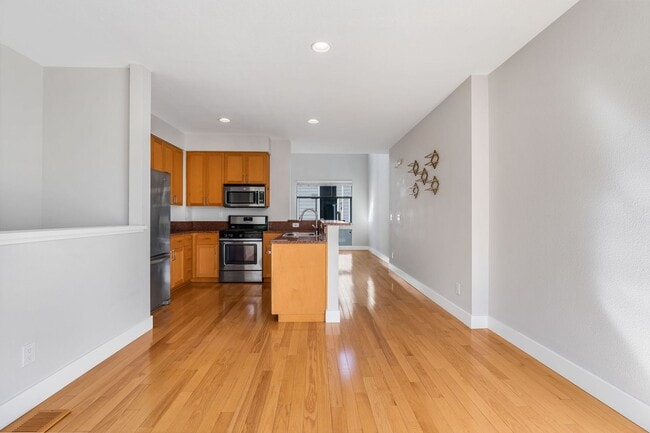 892 20th St in Oakland, CA - Building Photo - Building Photo