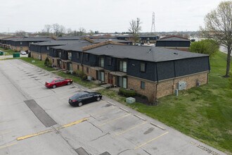 Whispering Oaks in Louisville, KY - Building Photo - Building Photo