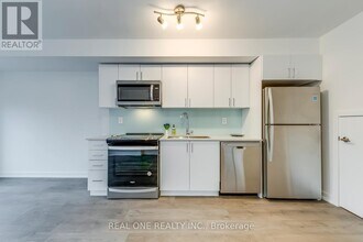 1660 Victoria Park Ave in Toronto, ON - Building Photo - Building Photo