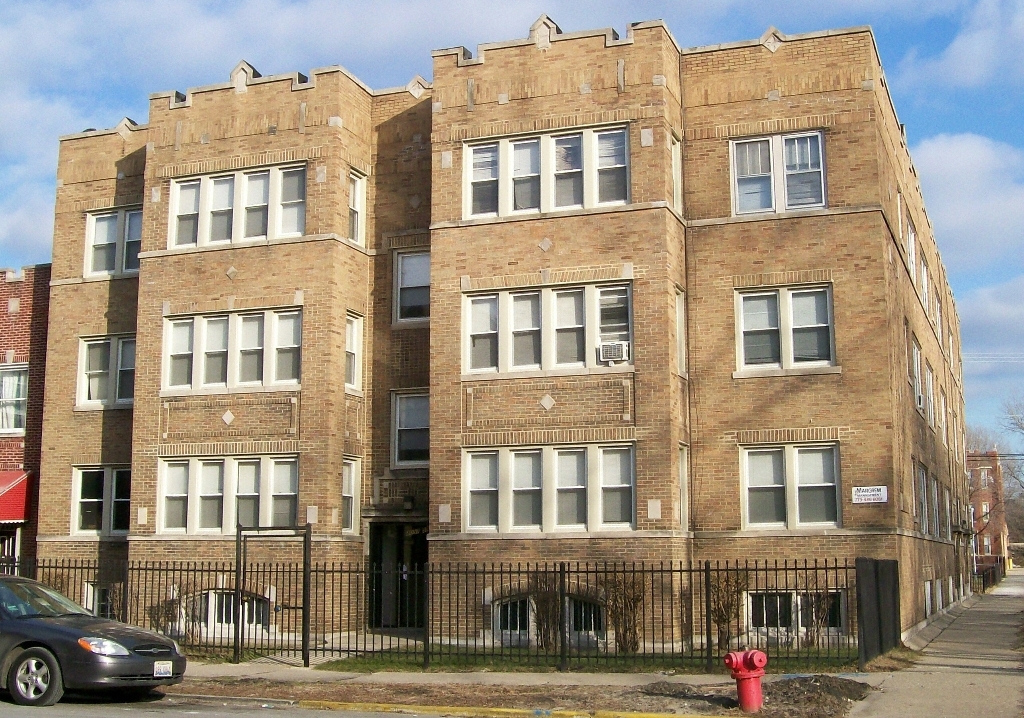 8057 S Ellis Ave in Chicago, IL - Foto de edificio