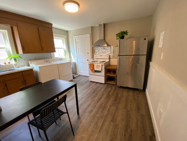 203 South St, Unit #1 in Waltham, MA - Building Photo - Building Photo