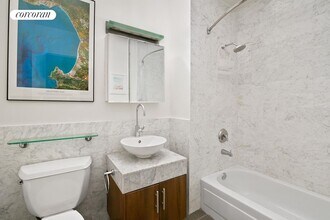 1 Wall St in New York, NY - Building Photo - Building Photo