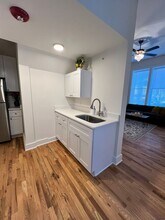 106 E Broad St in Burlington, NJ - Foto de edificio - Building Photo