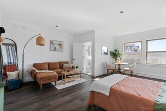 1553 W Hollywood Ave, Unit 314 in Chicago, IL - Foto de edificio - Building Photo