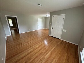 2322 Costa Mesa Dr in Dallas, TX - Foto de edificio - Building Photo