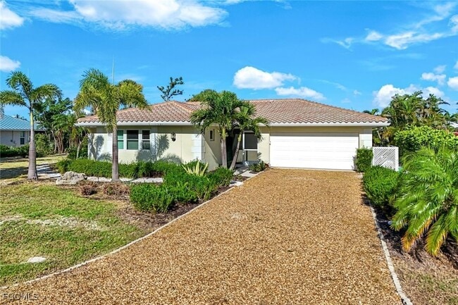 707 Durion Ct in Sanibel, FL - Building Photo - Building Photo