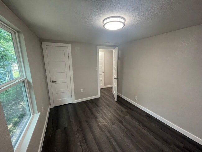 1906 Pine St in Georgetown, TX - Building Photo - Building Photo