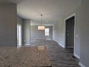 7301 Aster Wy in Plain City, OH - Foto de edificio - Building Photo