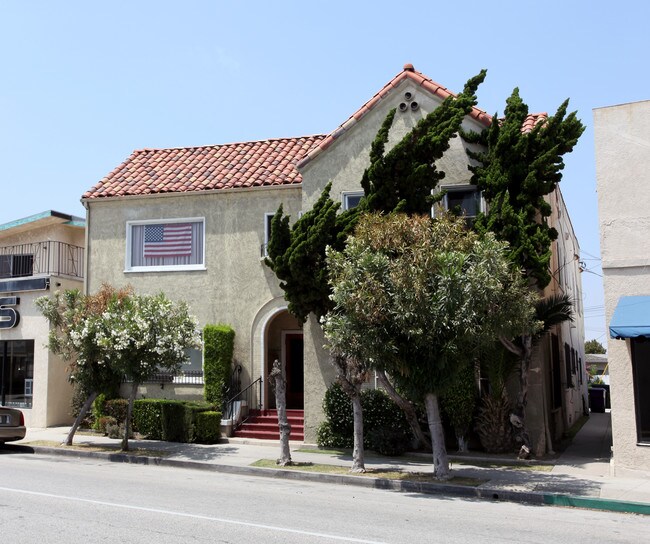 2525 E Broadway in Long Beach, CA - Building Photo - Building Photo